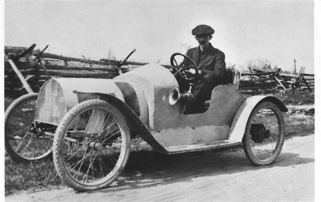 Walter E. Dunn 1915 in the Auto he built.  Photo courtesy R. Spooner