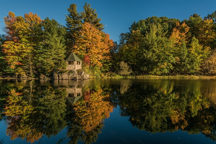 Tom Roberts captures a beautiful fall day.
