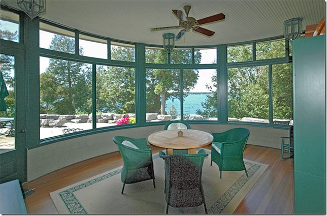 The Round Sun Room 